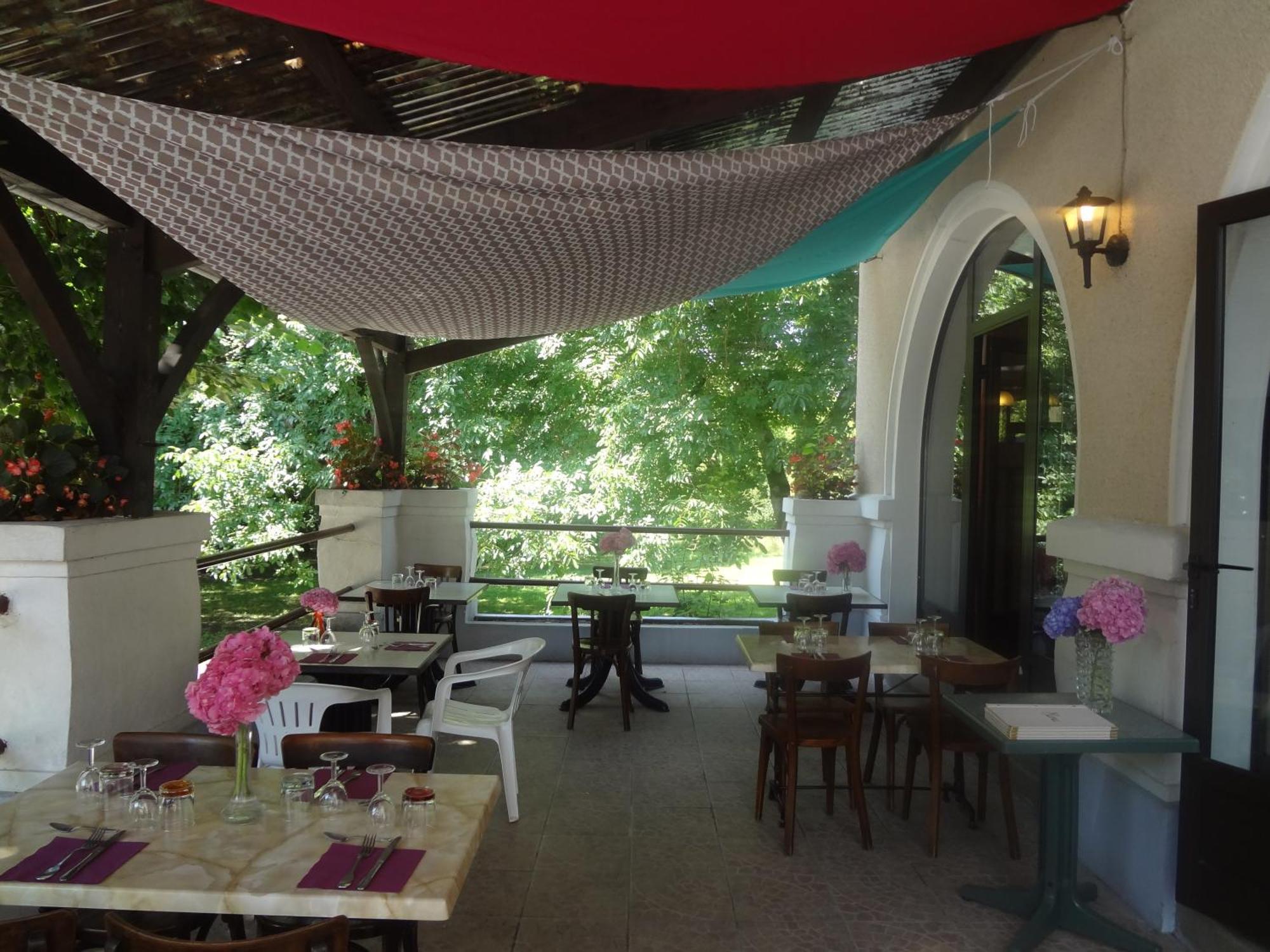 Hotel Du Pont Et Restaurant A Groléjac エクステリア 写真