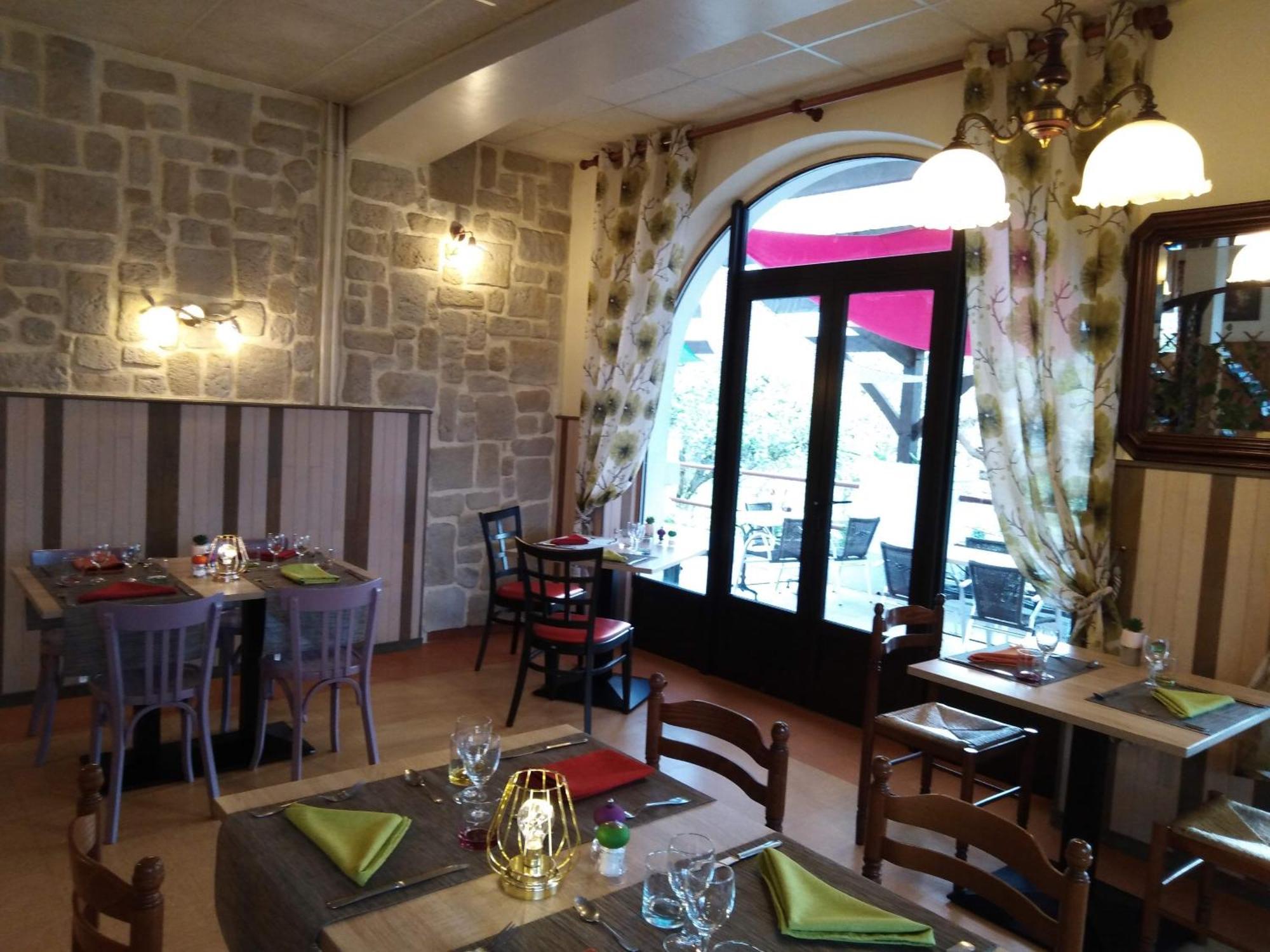 Hotel Du Pont Et Restaurant A Groléjac エクステリア 写真